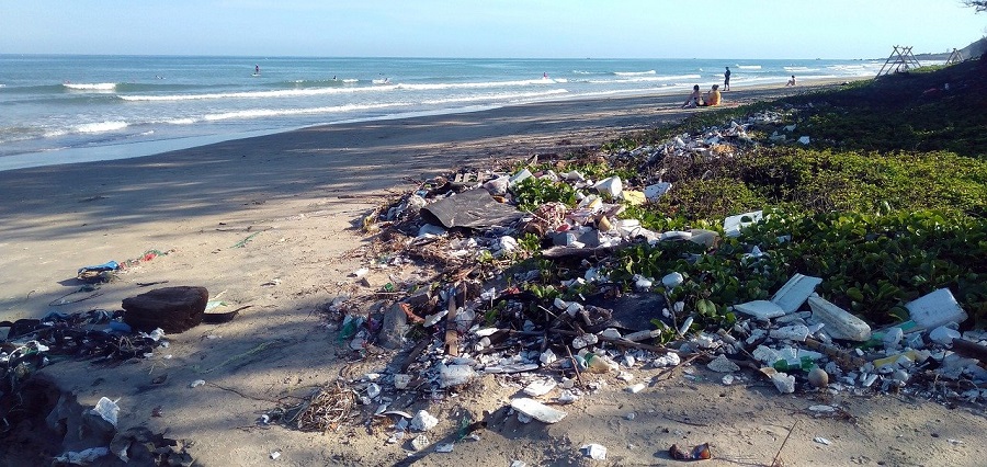 Déchets sur la plage