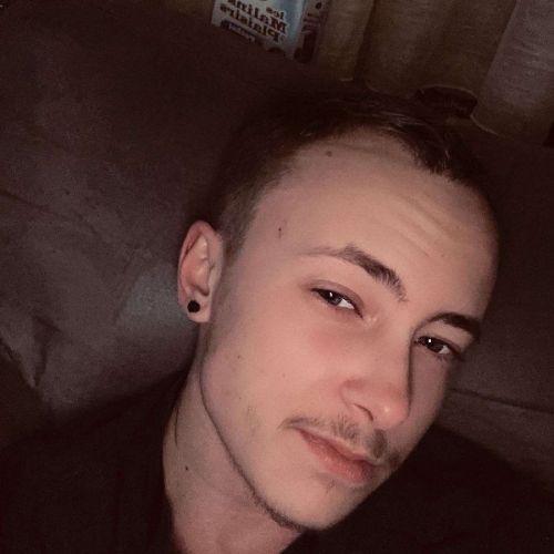 Noah B., Petsitter à Enghien – AnimalWeb​